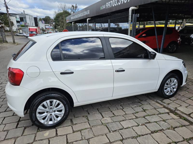 VOLKSWAGEN - GOL - 2017/2017 - Branca - R$ 44.900,00