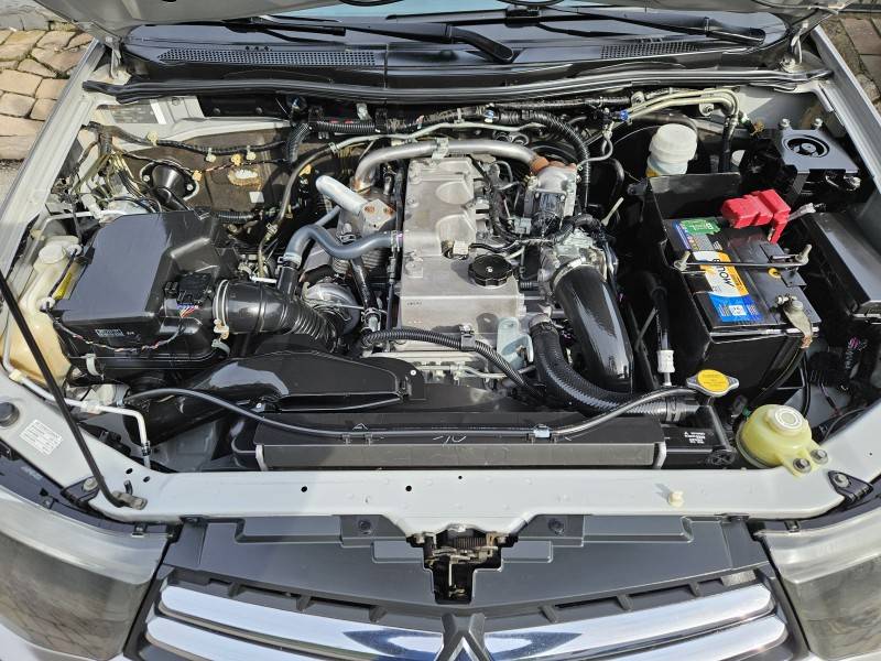 MITSUBISHI - L200 TRITON - 2013/2013 - Prata - R$ 107.900,00