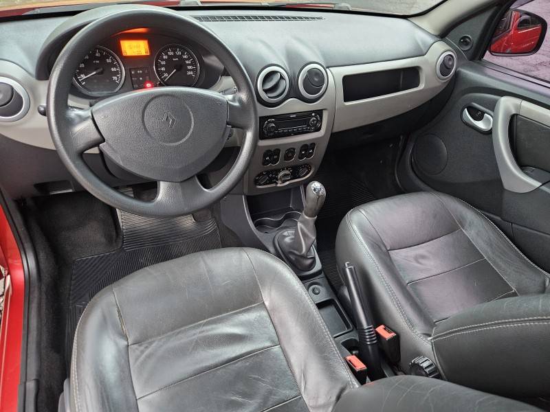 RENAULT - SANDERO - 2010/2011 - Vermelha - R$ 31.900,00