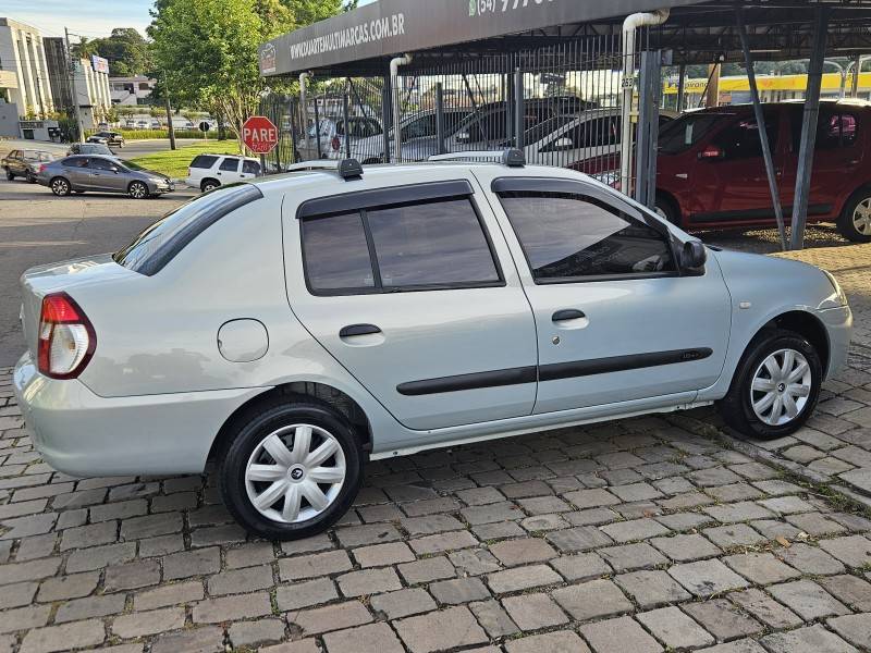 RENAULT - CLIO - 2007/2008 - Prata - R$ 25.900,00