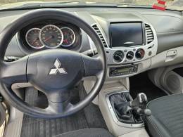 MITSUBISHI - L200 TRITON - 2013/2013 - Prata - R$ 107.900,00