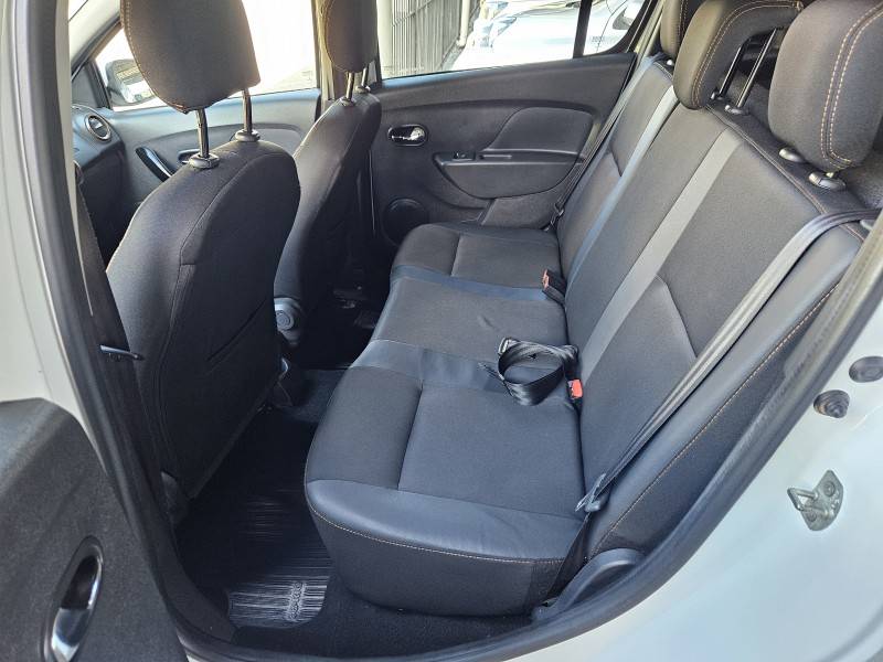 RENAULT - SANDERO - 2014/2015 - Branca - R$ 45.900,00