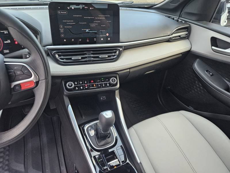 FIAT - FASTBACK - 2024/2025 - Branca - R$ 127.900,00