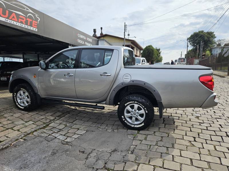 MITSUBISHI - L200 TRITON - 2013/2013 - Prata - R$ 107.900,00
