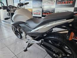 HONDA - CB 300R - 2009/2010 - Prata - R$ 13.500,00