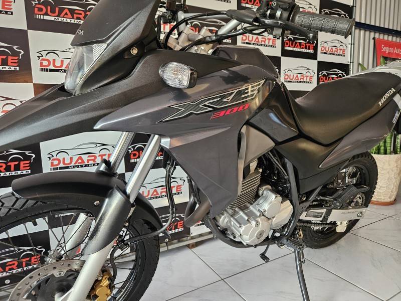 HONDA - XRE 300 - 2016/2016 - Preta - R$ 20.900,00