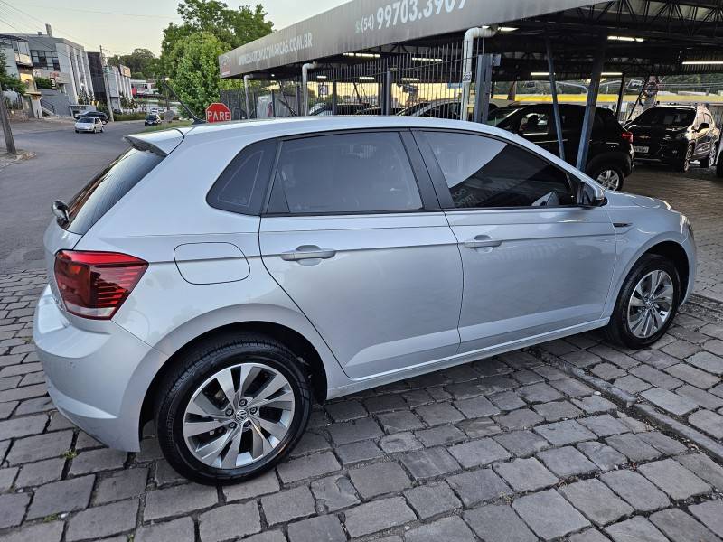 VOLKSWAGEN - POLO - 2018/2019 - Prata - R$ 72.900,00