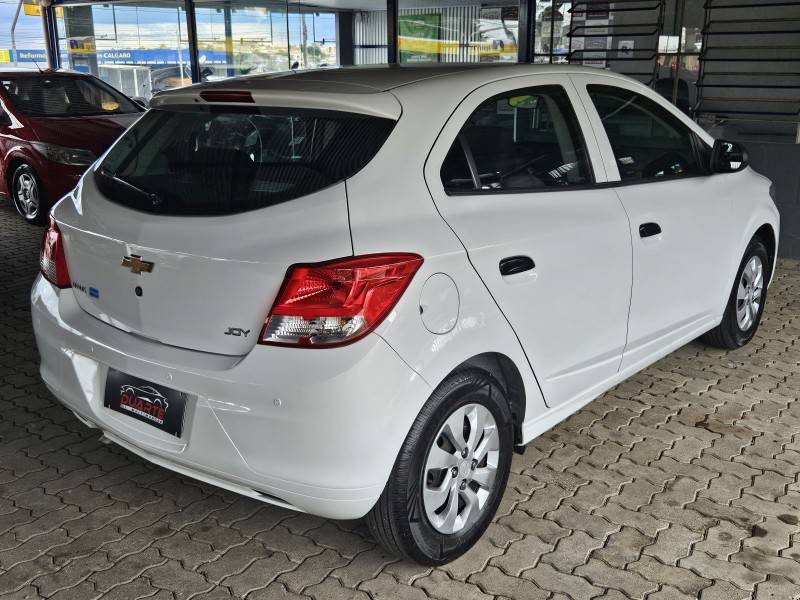 CHEVROLET - ONIX - 2018/2018 - Branca - R$ 48.900,00