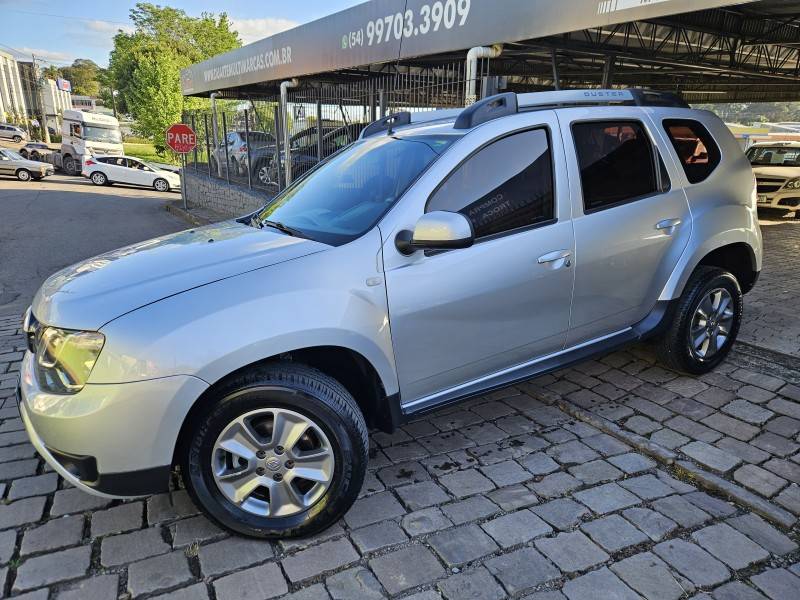 RENAULT - DUSTER - 2018/2019 - Prata - R$ 69.900,00