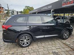 MITSUBISHI - OUTLANDER - 2015/2016 - Preta - R$ 89.900,00