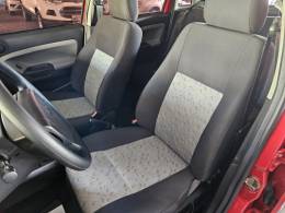 FORD - FIESTA - 2010/2010 - Vermelha - R$ 25.900,00