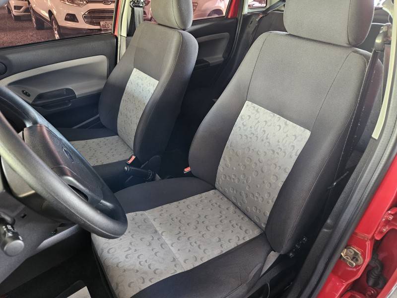 FORD - FIESTA - 2010/2010 - Vermelha - R$ 25.900,00