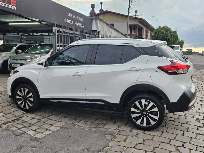 NISSAN - KICKS - 2016/2017 - Branca - R$ 81.900,00