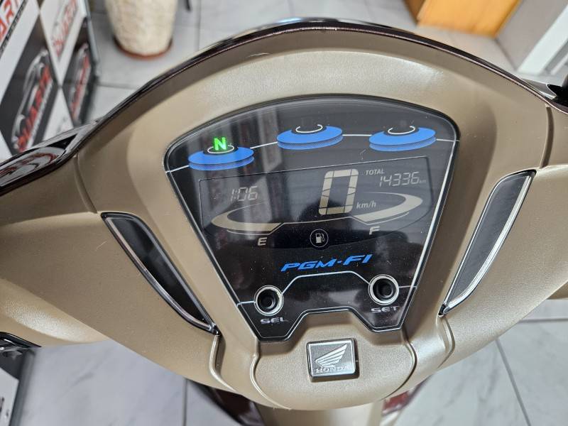 HONDA - BIZ 125 - 2020/2021 - Marrom - R$ 15.500,00