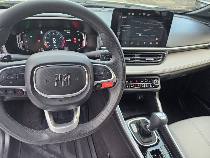 FIAT - FASTBACK - 2024/2025 - Branca - R$ 127.900,00