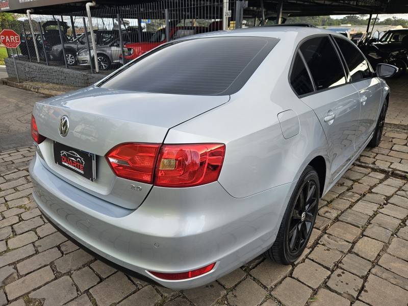 VOLKSWAGEN - JETTA - 2011/2012 - Prata - R$ 59.900,00