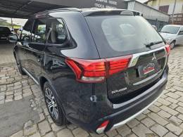 MITSUBISHI - OUTLANDER - 2015/2016 - Preta - R$ 89.900,00