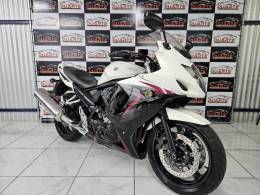 SUZUKI - GSX - 2011/2012 - Branca - R$ 28.900,00