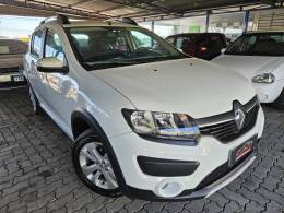 RENAULT - SANDERO - 2014/2015 - Branca - R$ 45.900,00