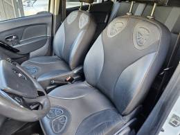 RENAULT - SANDERO - 2014/2015 - Branca - R$ 45.900,00