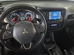 MITSUBISHI - OUTLANDER - 2015/2016 - Preta - R$ 87.900,00