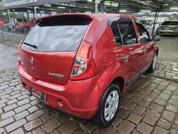 RENAULT - SANDERO - 2010/2011 - Vermelha - R$ 31.900,00