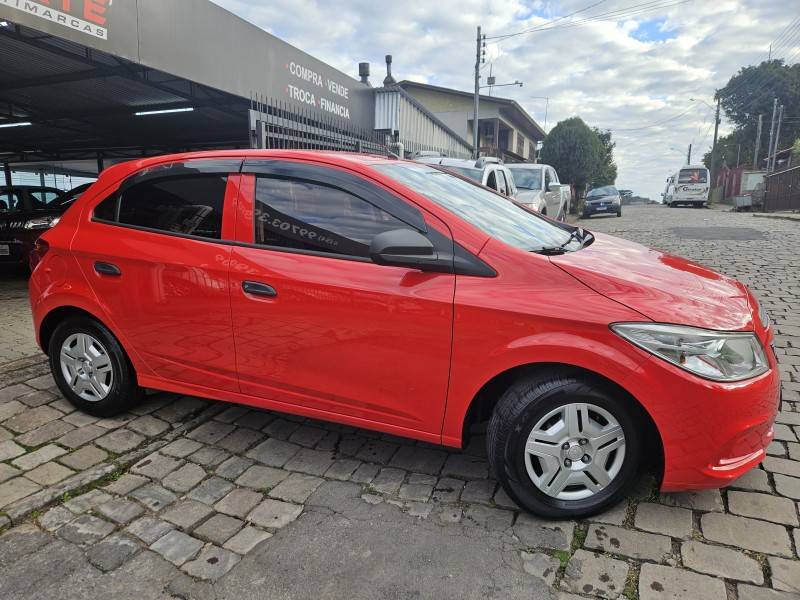 CHEVROLET - ONIX - 2016/2017 - Vermelha - R$ 47.900,00