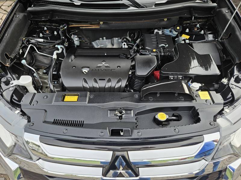 MITSUBISHI - OUTLANDER - 2015/2016 - Preta - R$ 89.900,00