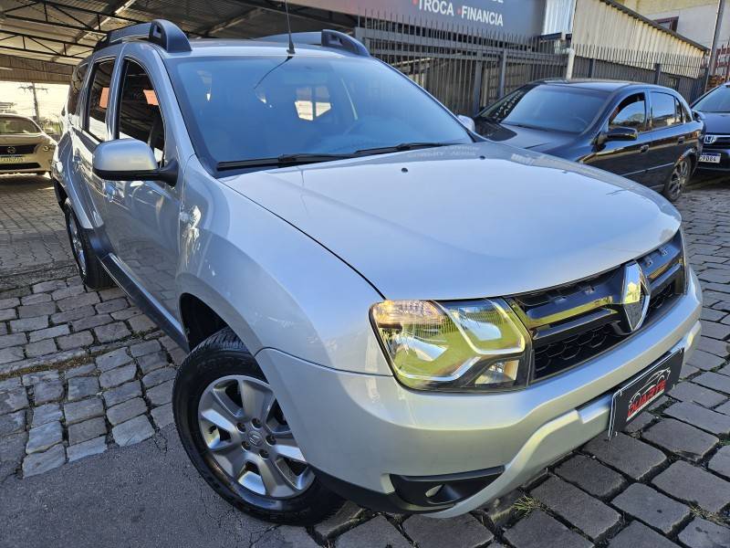 RENAULT - DUSTER - 2018/2019 - Prata - R$ 69.900,00