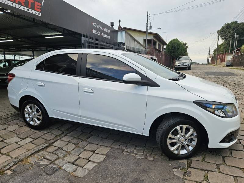 CHEVROLET - PRISMA - 2015/2016 - Branca - R$ 59.900,00
