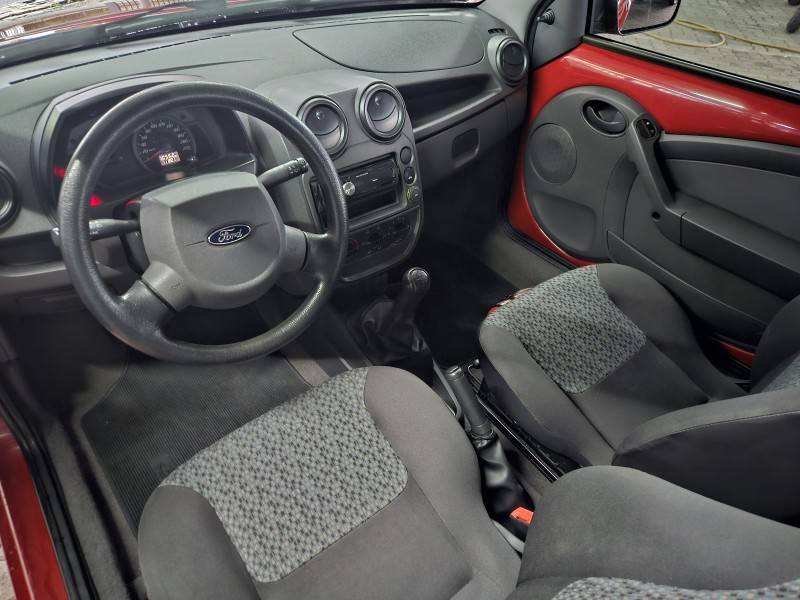 FORD - KA - 2011/2012 - Vermelha - R$ 25.900,00