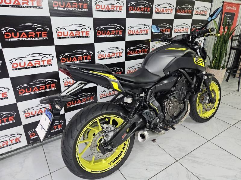 YAMAHA - MT - 2018/2019 - Cinza - R$ 38.900,00