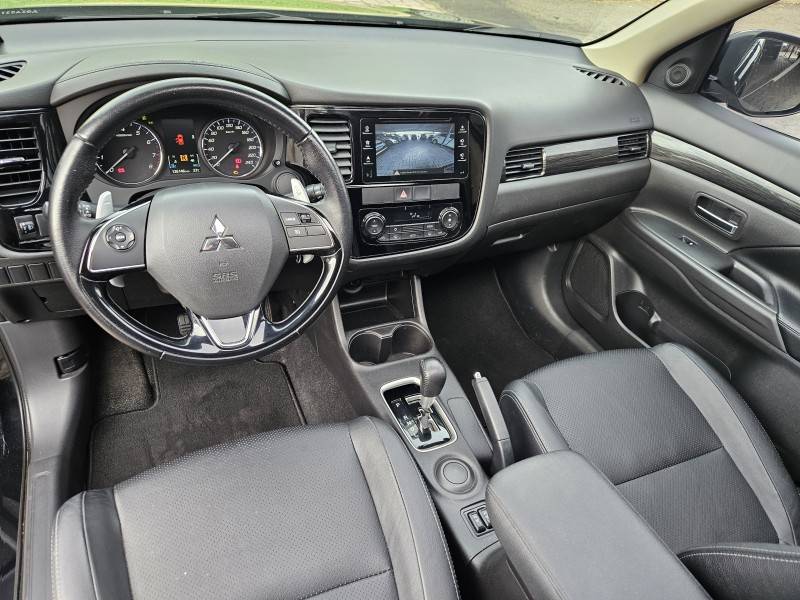 MITSUBISHI - OUTLANDER - 2015/2016 - Preta - R$ 89.900,00