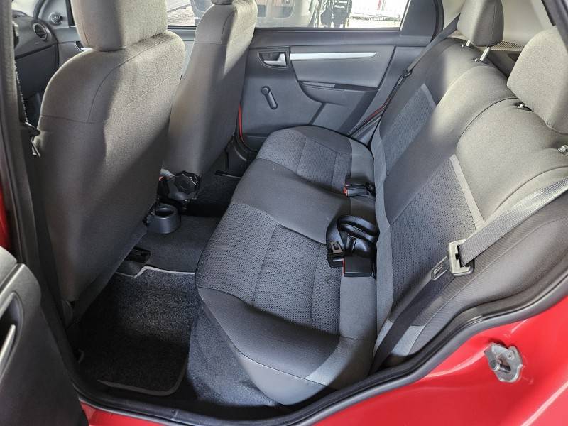 CHEVROLET - CELTA - 2014/2014 - Vermelha - R$ 35.900,00