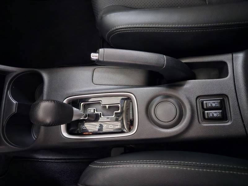 MITSUBISHI - OUTLANDER - 2015/2016 - Preta - R$ 89.900,00