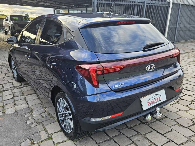 HYUNDAI - HB20 - 2022/2023 - Azul - R$ 68.900,00
