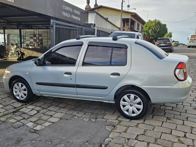 RENAULT - CLIO - 2007/2008 - Prata - R$ 25.900,00