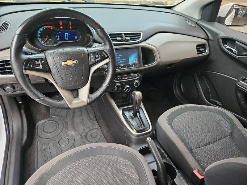 CHEVROLET - PRISMA - 2015/2016 - Branca - R$ 59.900,00