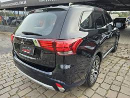 MITSUBISHI - OUTLANDER - 2015/2016 - Preta - R$ 87.900,00