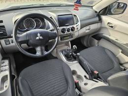 MITSUBISHI - L200 TRITON - 2013/2013 - Prata - R$ 107.900,00