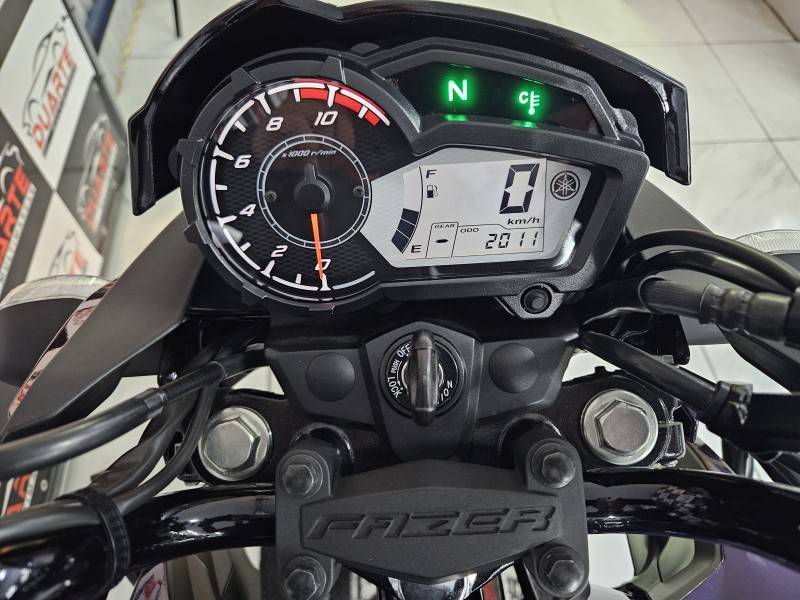 YAMAHA - FAZER - 2024/2025 - Roxa - R$ 18.900,00