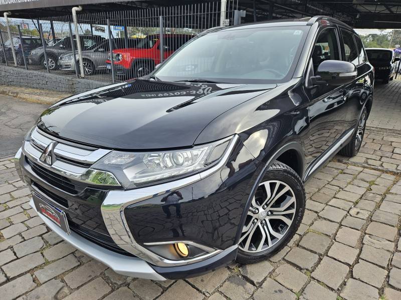 MITSUBISHI - OUTLANDER - 2015/2016 - Preta - R$ 89.900,00