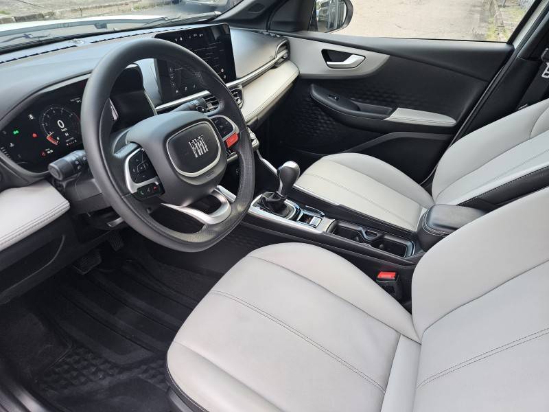 FIAT - FASTBACK - 2024/2025 - Branca - R$ 127.900,00