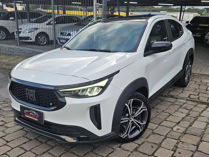 FIAT - FASTBACK - 2024/2025 - Branca - R$ 127.900,00