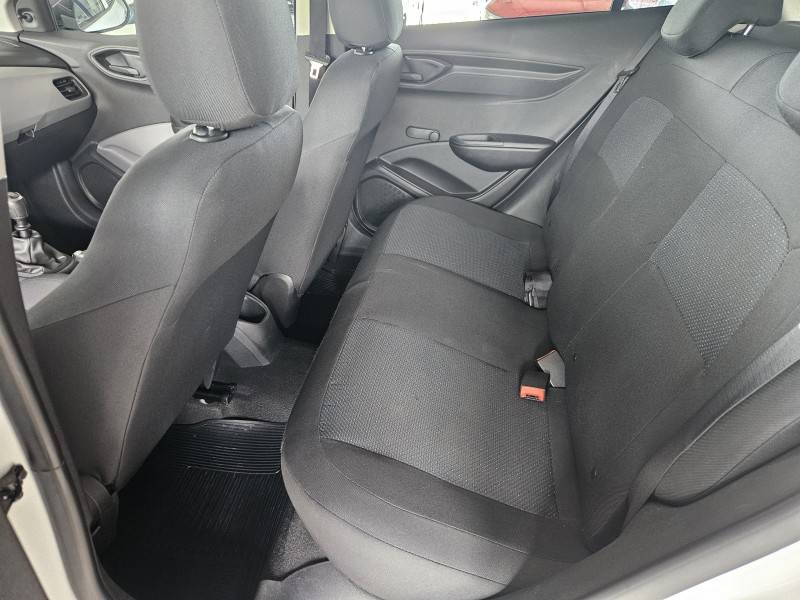 CHEVROLET - ONIX - 2018/2018 - Branca - R$ 48.900,00