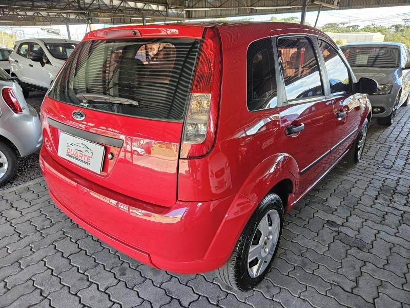 FORD - FIESTA - 2010/2010 - Vermelha - R$ 25.900,00