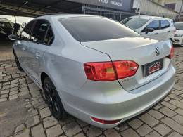 VOLKSWAGEN - JETTA - 2011/2012 - Prata - R$ 59.900,00