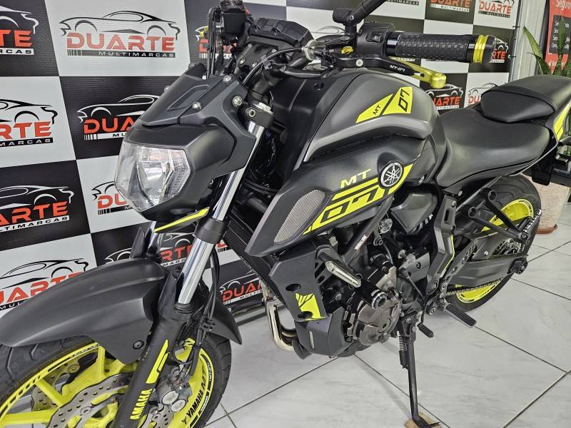 YAMAHA - MT - 2018/2019 - Cinza - R$ 38.900,00