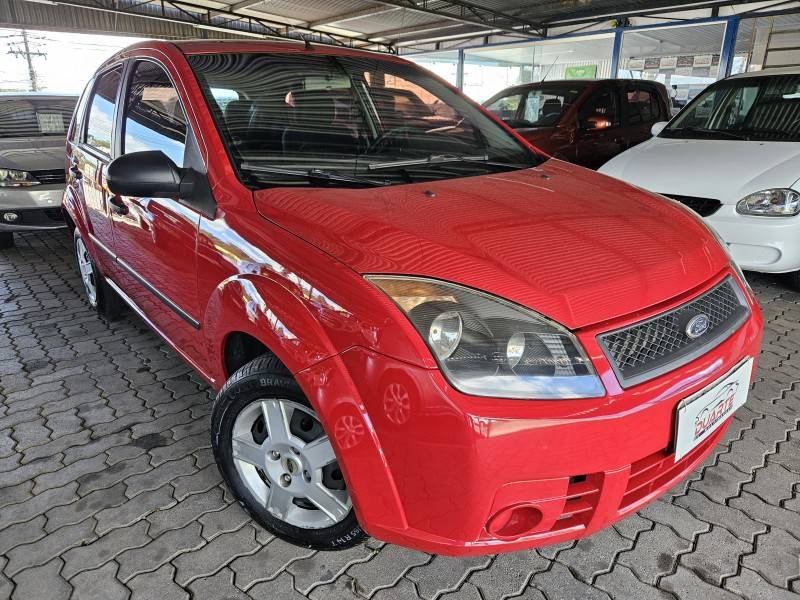FORD - FIESTA - 2010/2010 - Vermelha - R$ 25.900,00