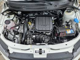 VOLKSWAGEN - GOL - 2022/2023 - Branca - R$ 55.900,00